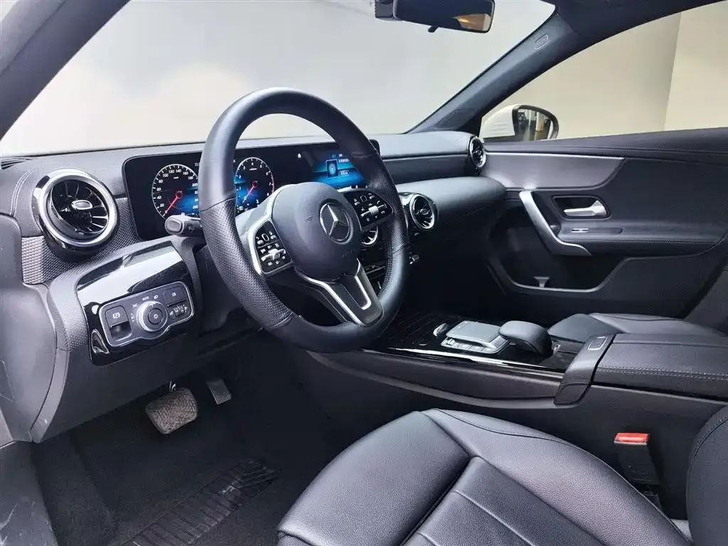Mercedes-Benz A-Class — фото 10