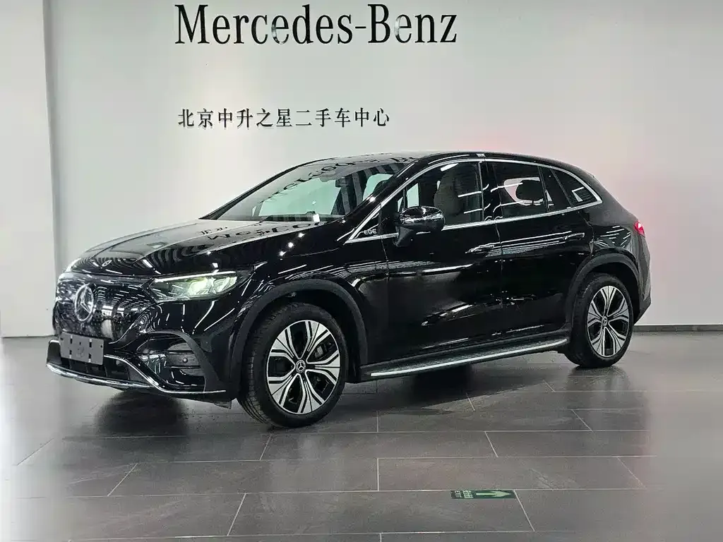 Mercedes-Benz EQE SUV — фото 1