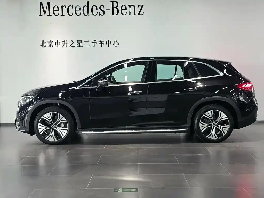 Mercedes-Benz EQE SUV — фото 8