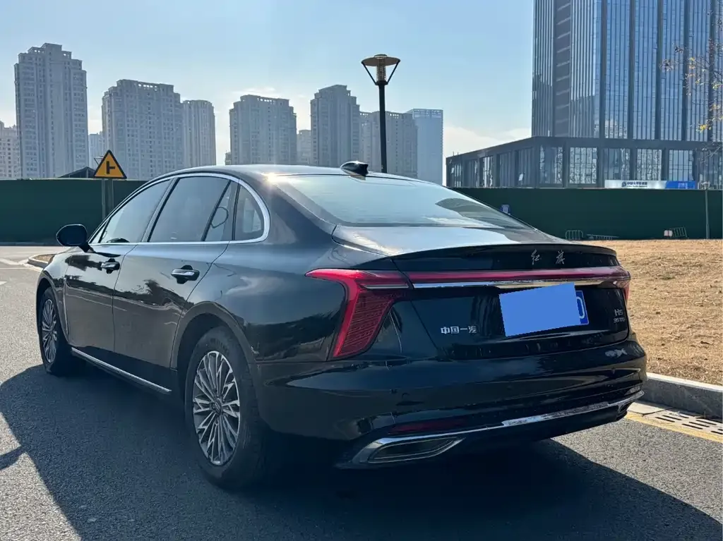 Hongqi H5 — фото 4