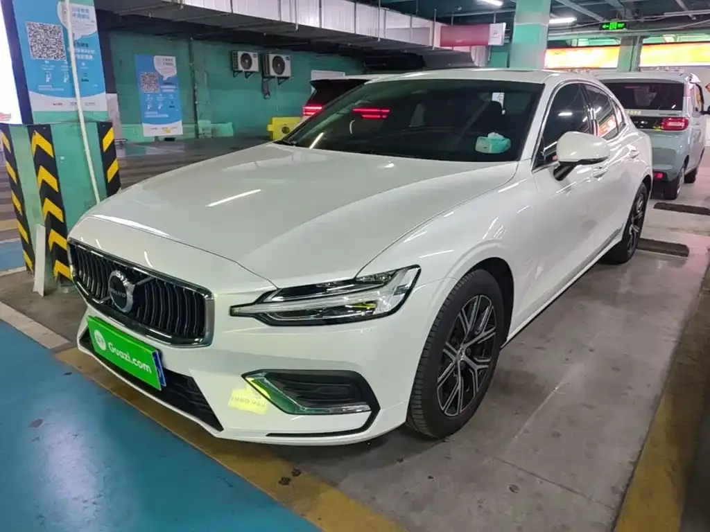 Volvo S60 — фото 10