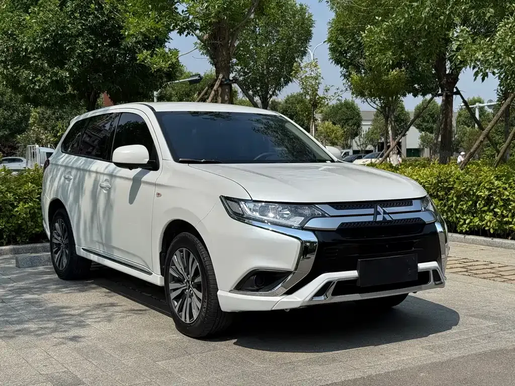 Mitsubishi Outlander — фото 6