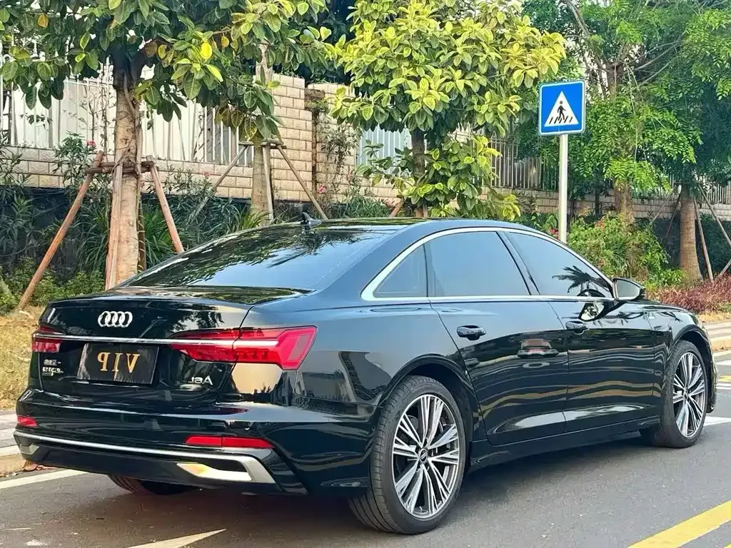 Audi A6L — фото 9