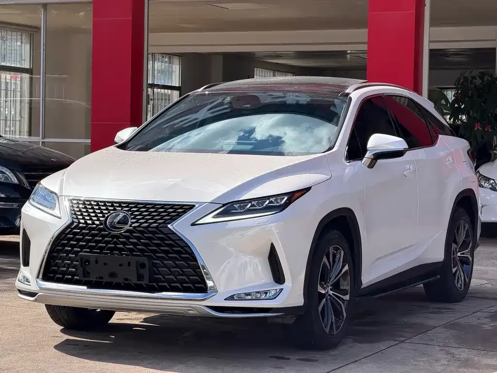 Lexus RX — фото 1