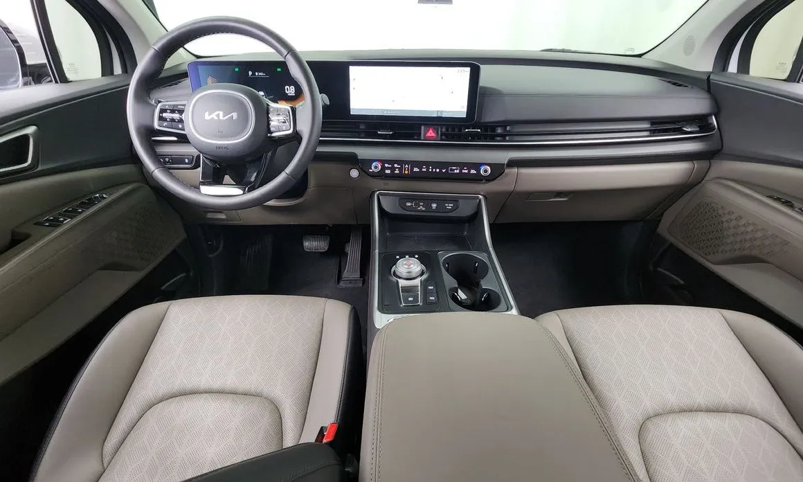 Kia Carnival — фото 10