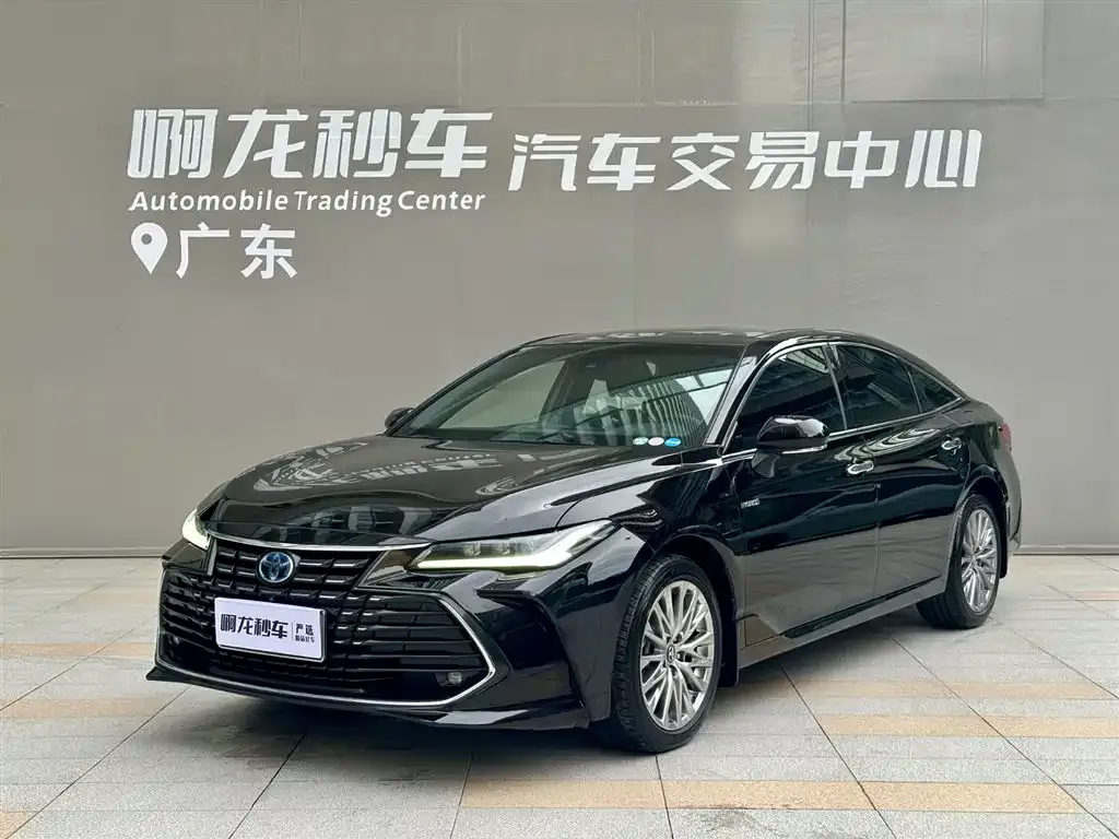 Toyota Avalon — фото 1