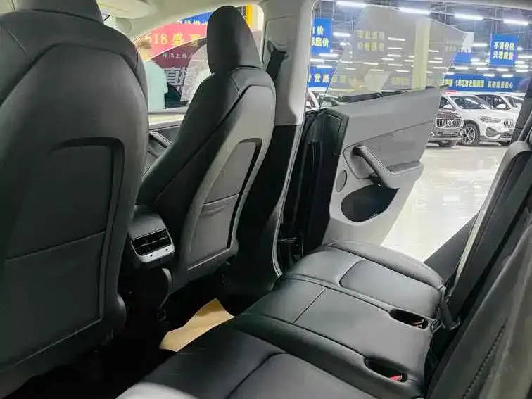 Tesla Model Y — фото 5