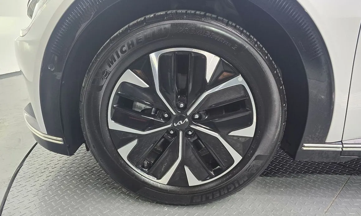 Kia EV6 — фото 2