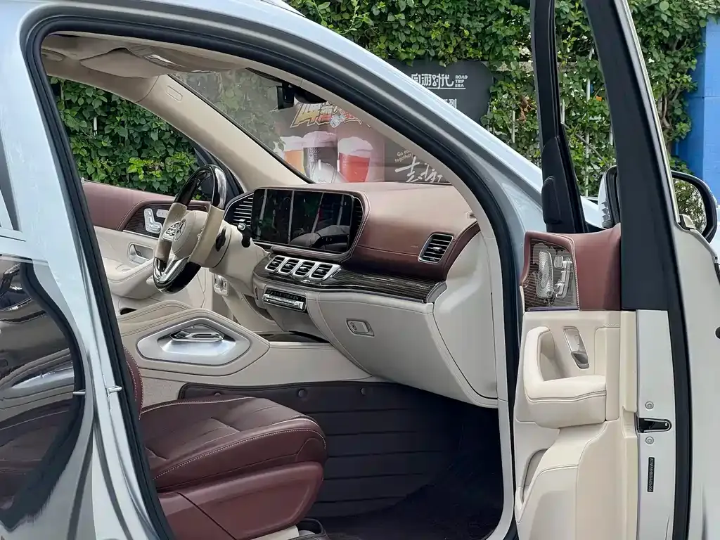 Mercedes-Benz GLS — фото 4