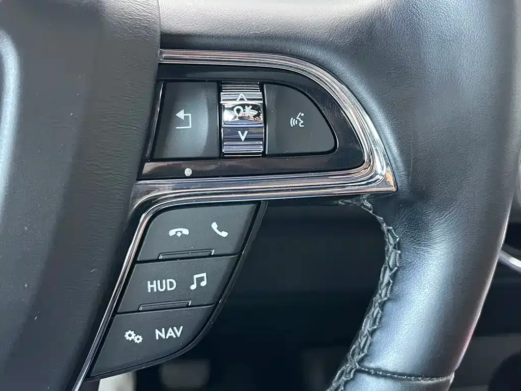 Lincoln Navigator — фото 8