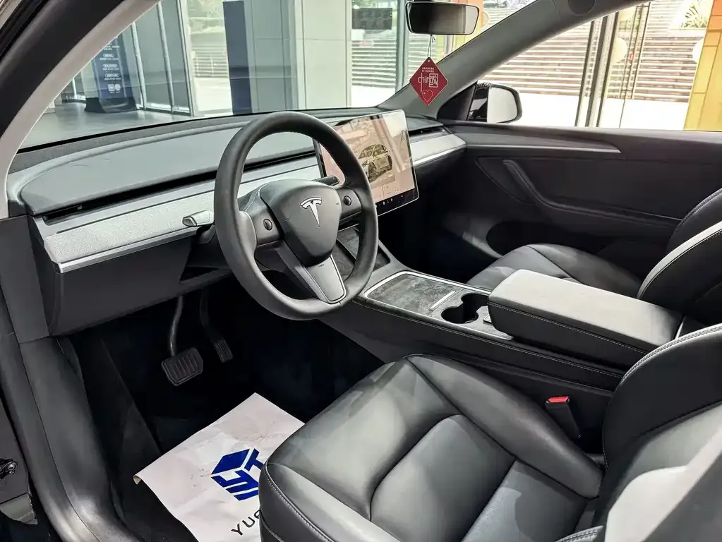 Tesla Model Y — фото 6