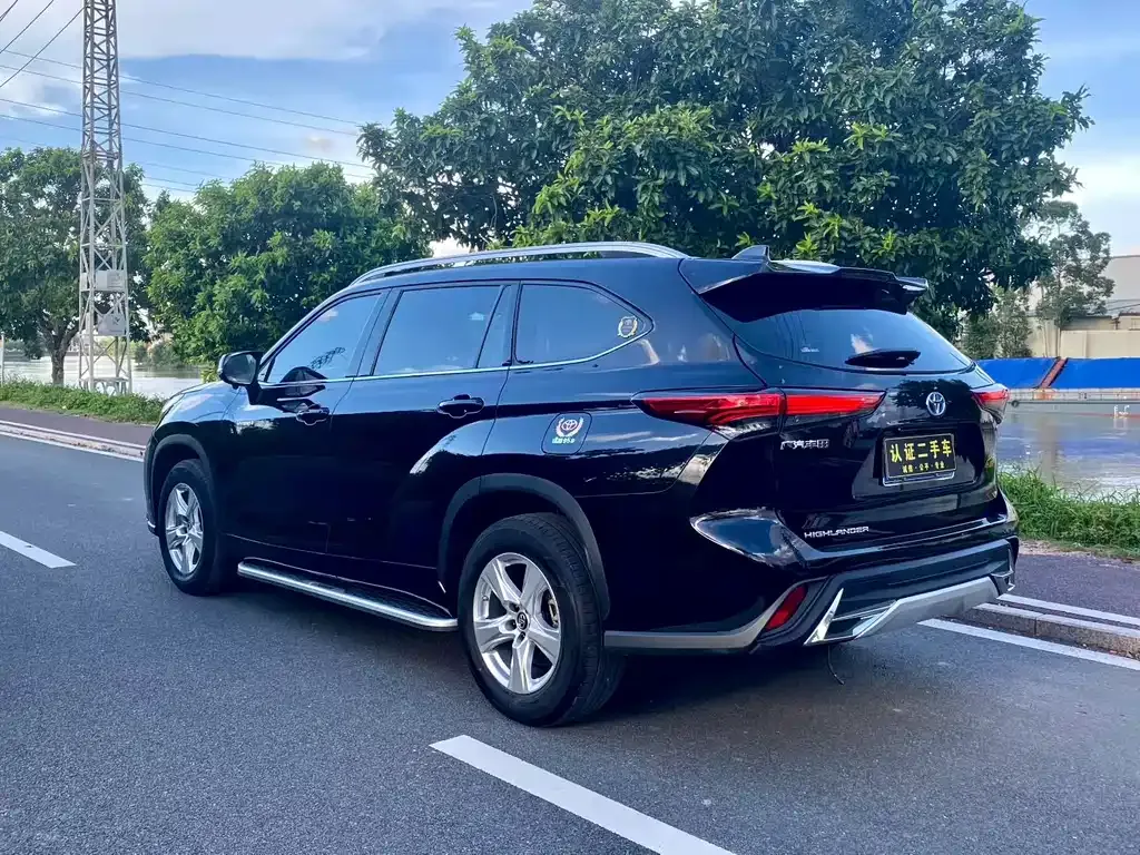 Toyota Highlander — фото 9