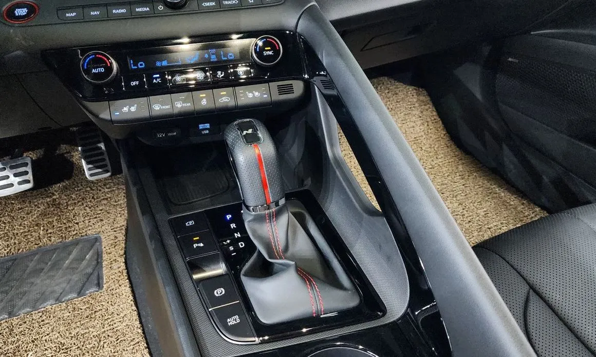 Hyundai AVANTE — фото 9