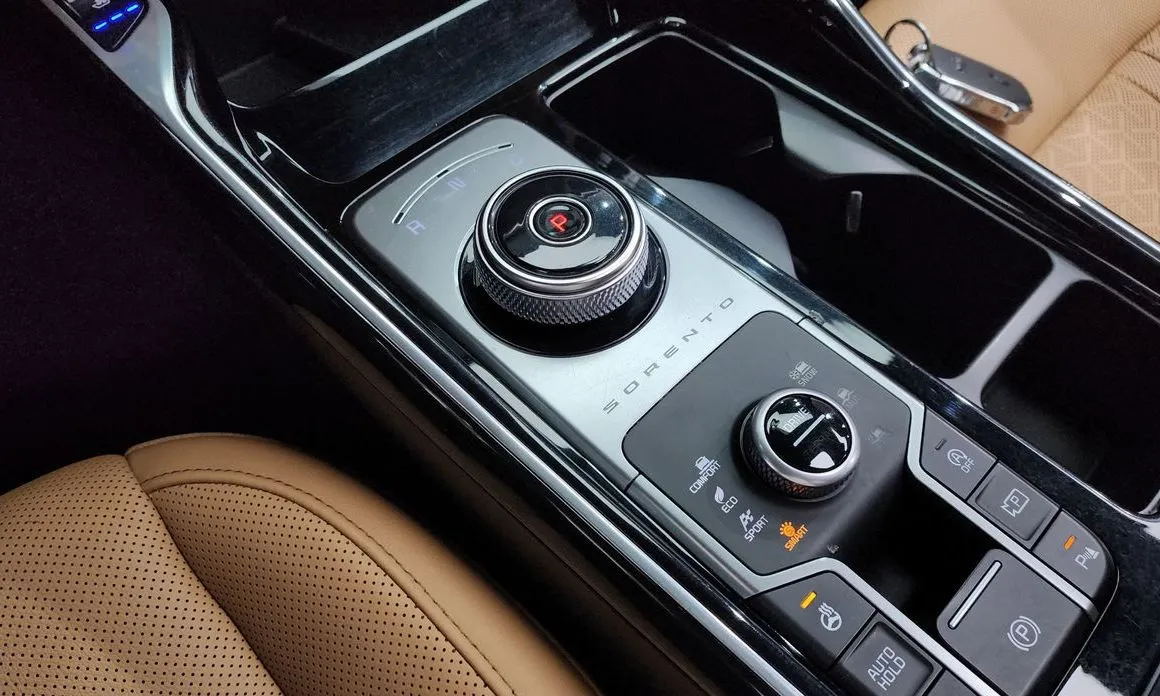 Kia Sorento — фото 7