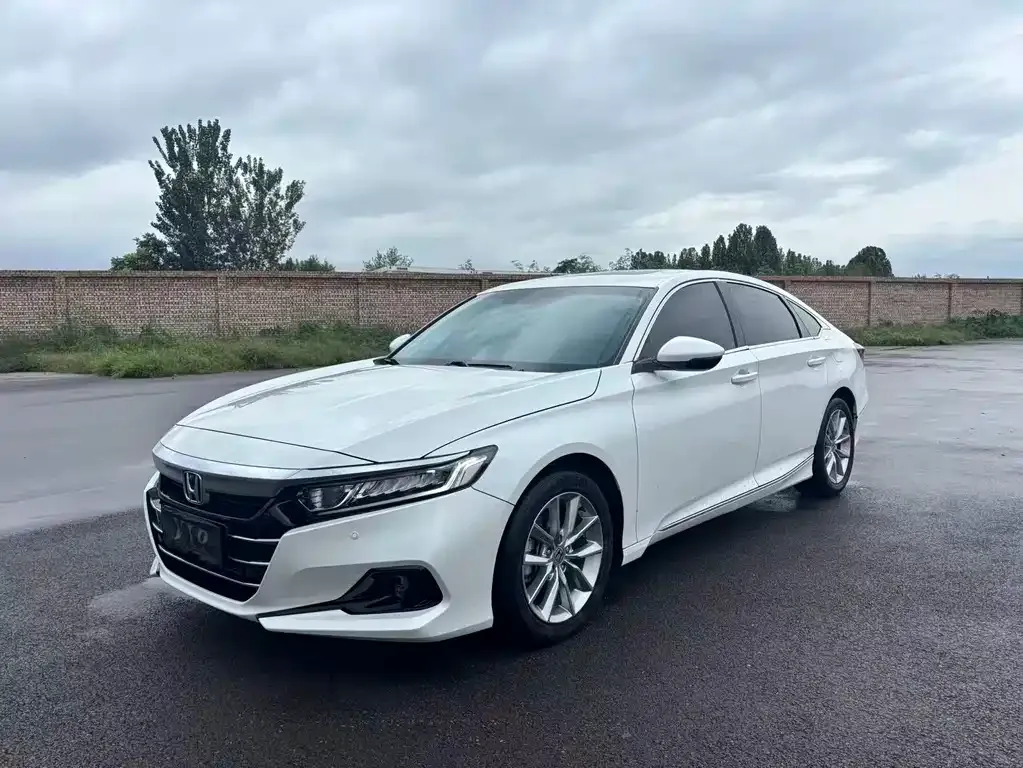 Honda Accord — фото 1