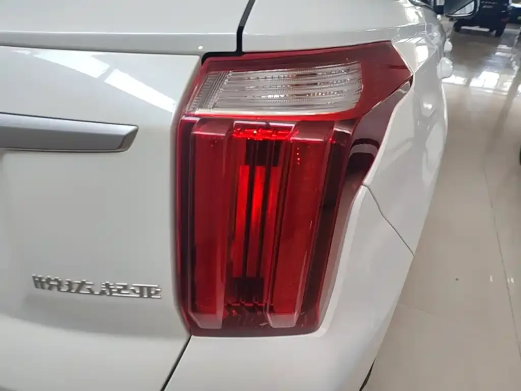 Kia Sportage 2023 из CN, фото 2