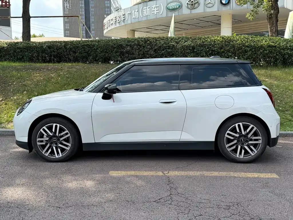 MINI Cooper EV — фото 9