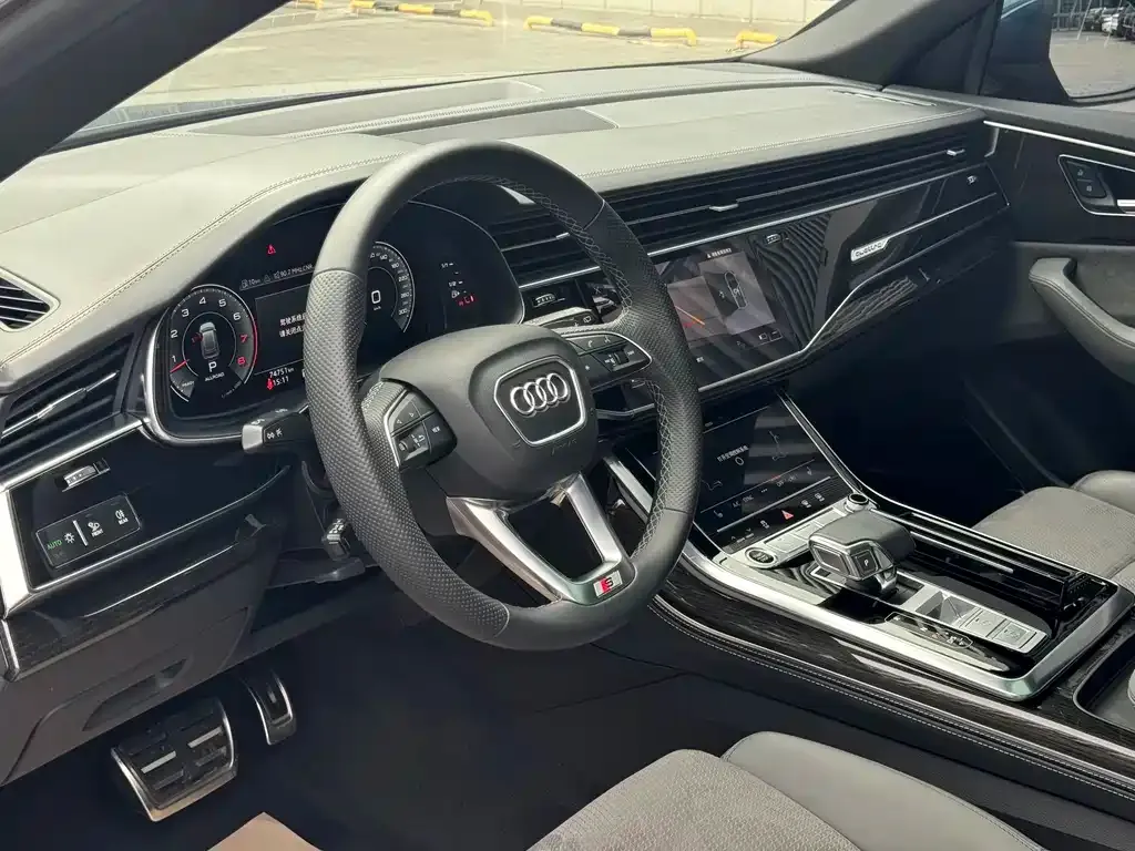 Audi Q8 — фото 2
