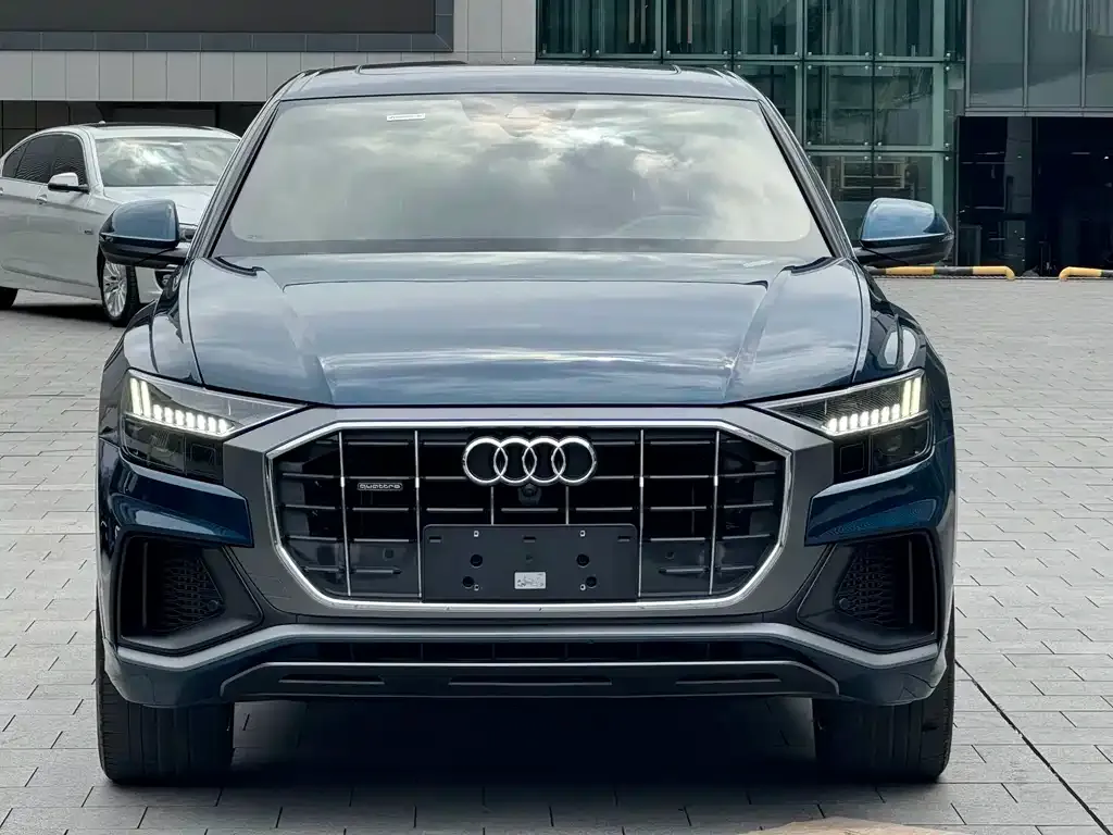 Audi Q8 — фото 6