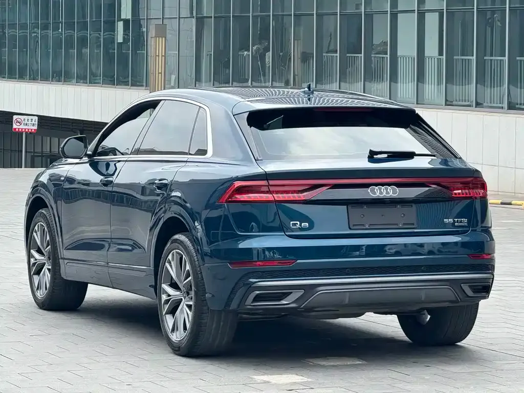 Audi Q8 — фото 8