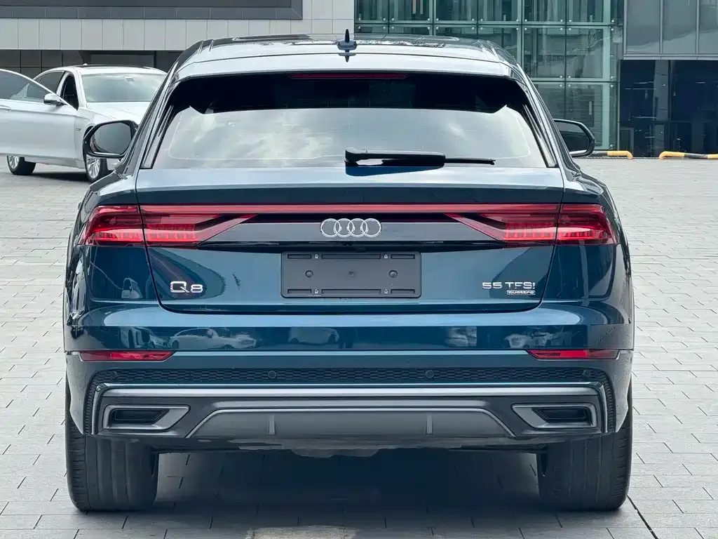 Audi Q8 — фото 4