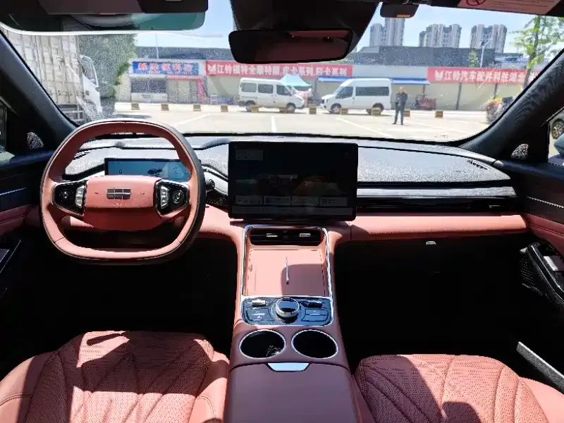 Geely Galaxy L6 — фото 4