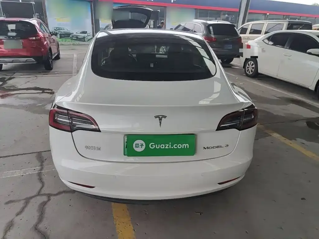 Tesla Model 3 — фото 5