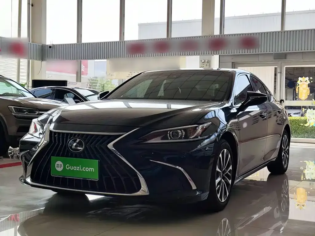 Lexus ES — фото 1