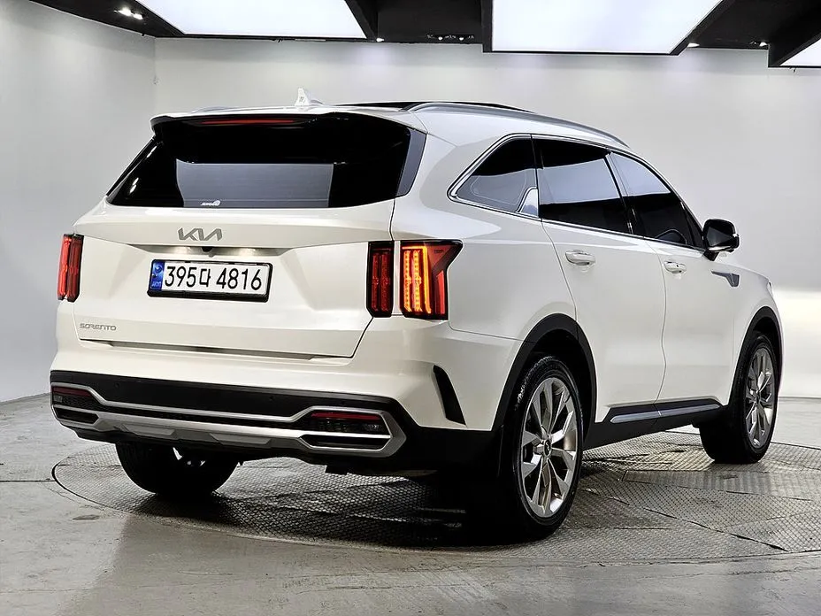 Kia Sorento — фото 8