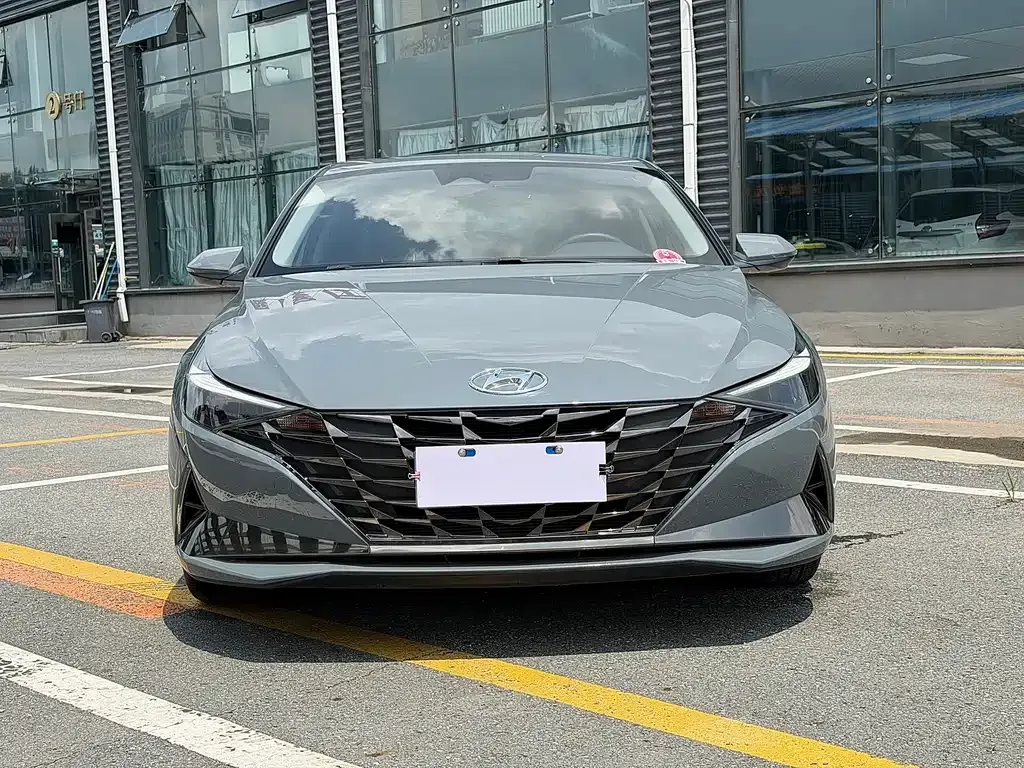 Hyundai Elantra — фото 10