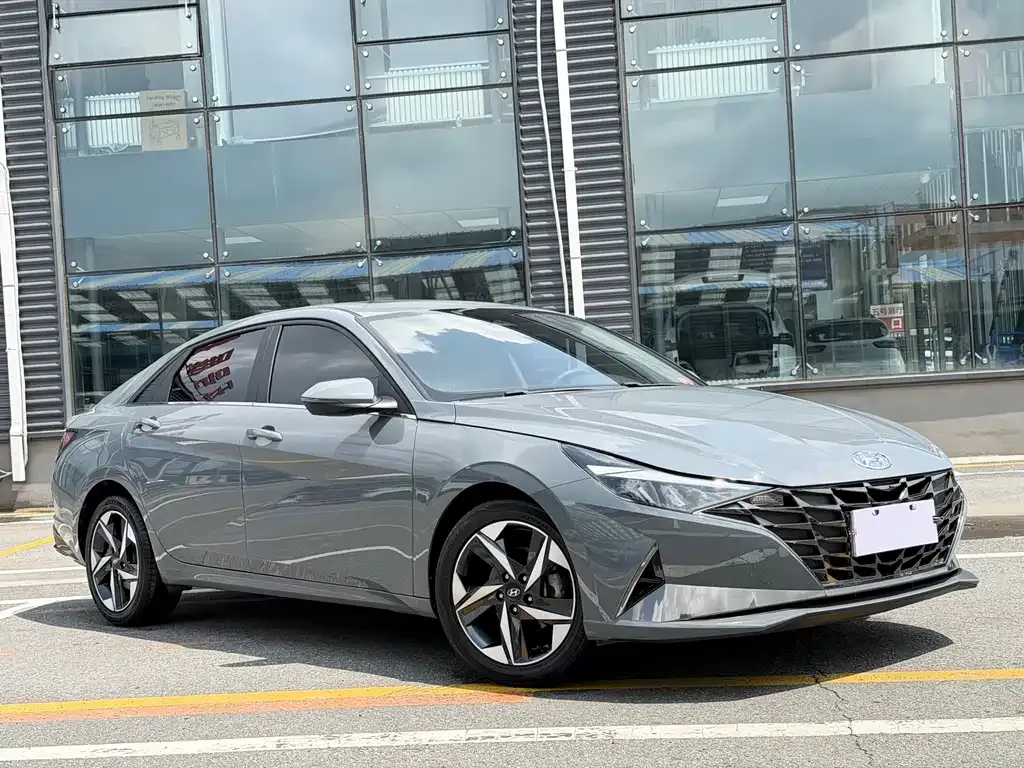 Hyundai Elantra — фото 9