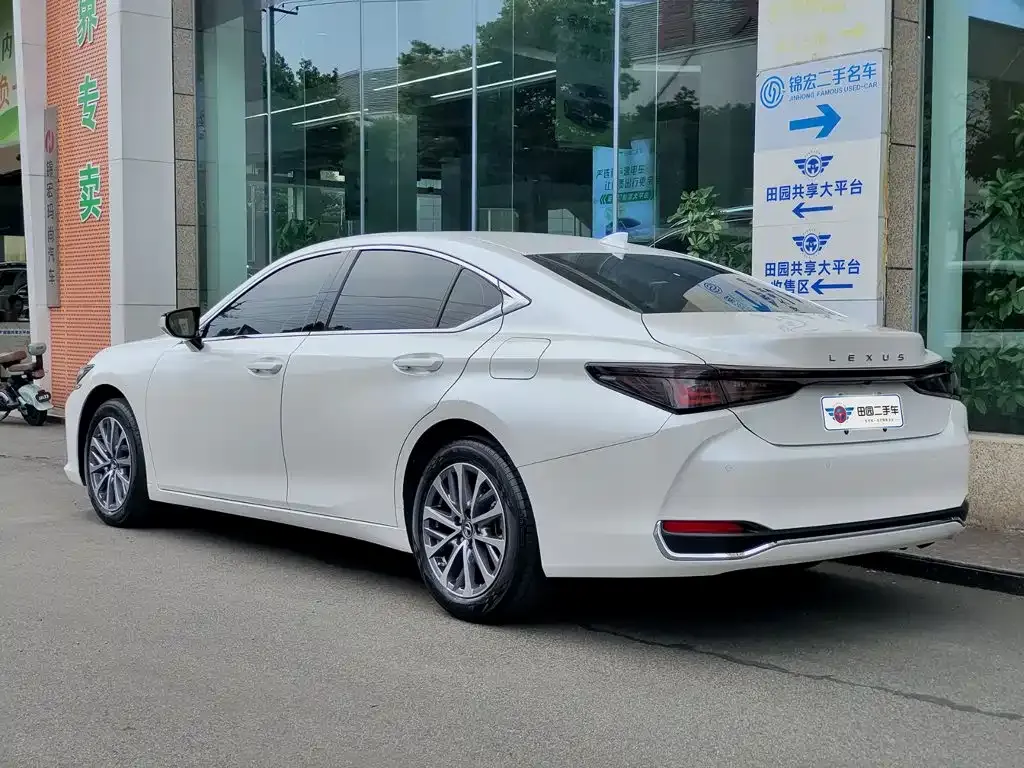 Lexus ES — фото 4