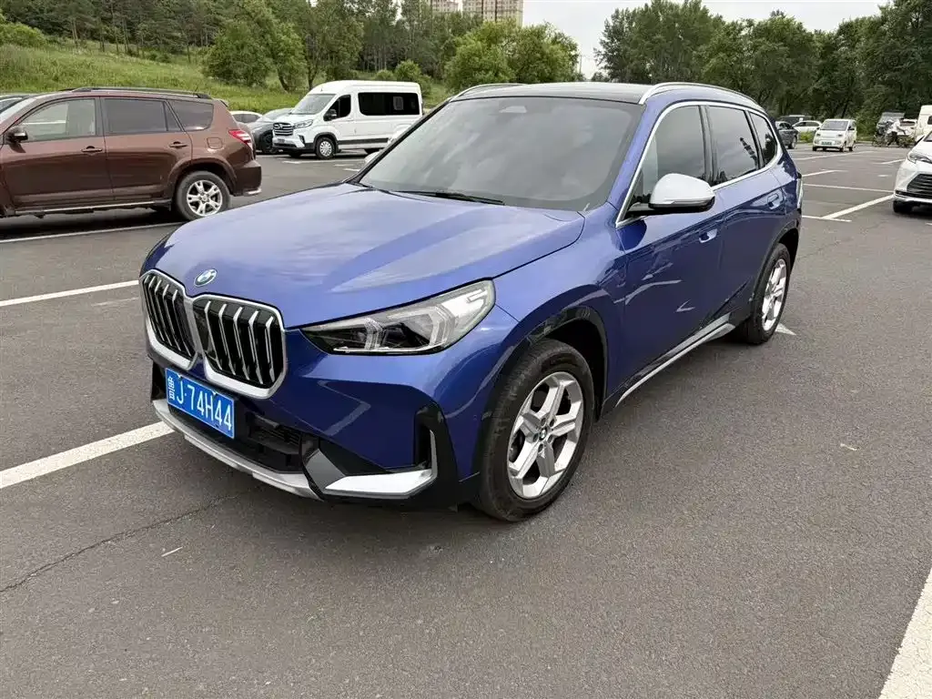 BMW X1 — фото 1