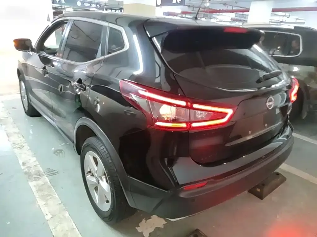 Nissan Qashqai — фото 4