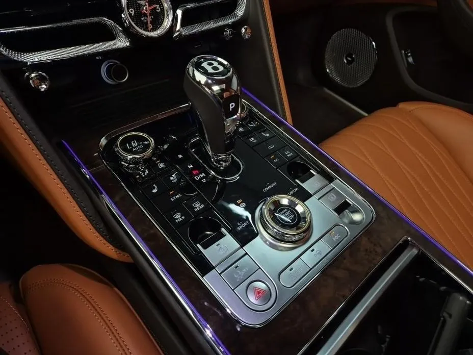 Bentley Flying Spur 2022 из KR, фото 8