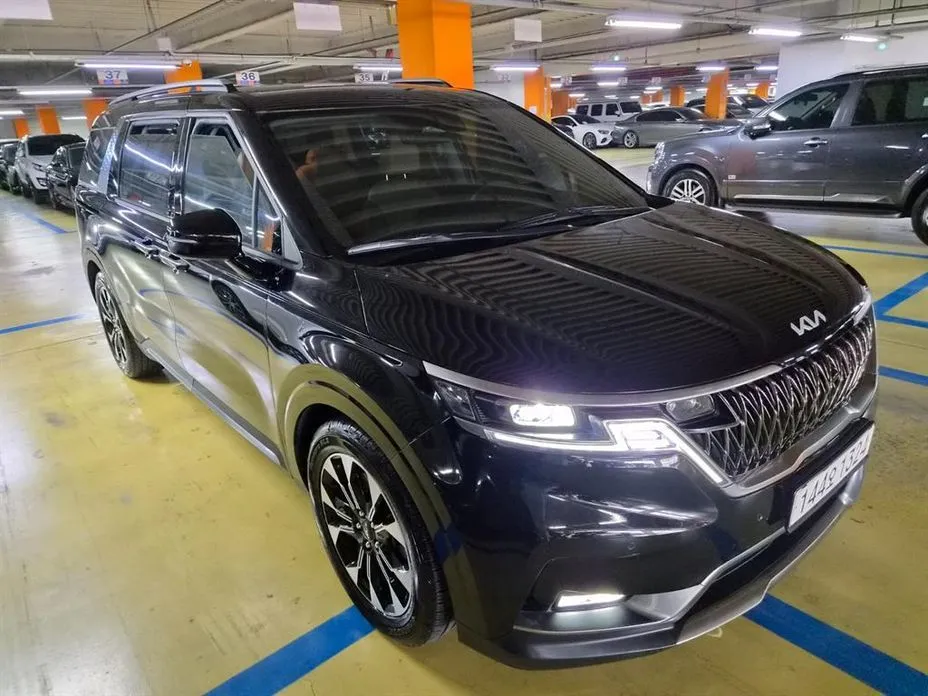 Kia Carnival — фото 1