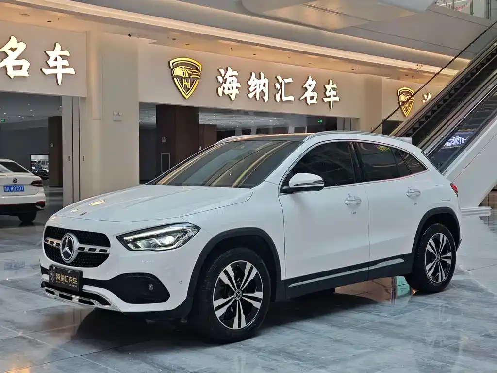 Mercedes-Benz GLA — фото 1