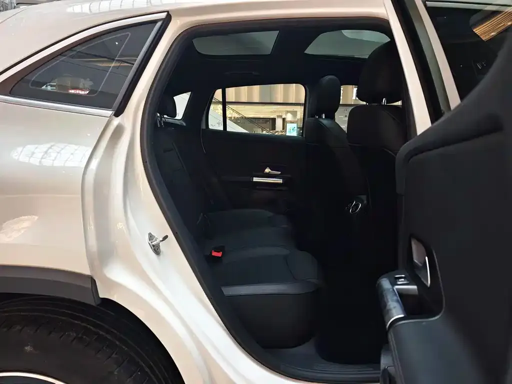 Mercedes-Benz GLA — фото 8