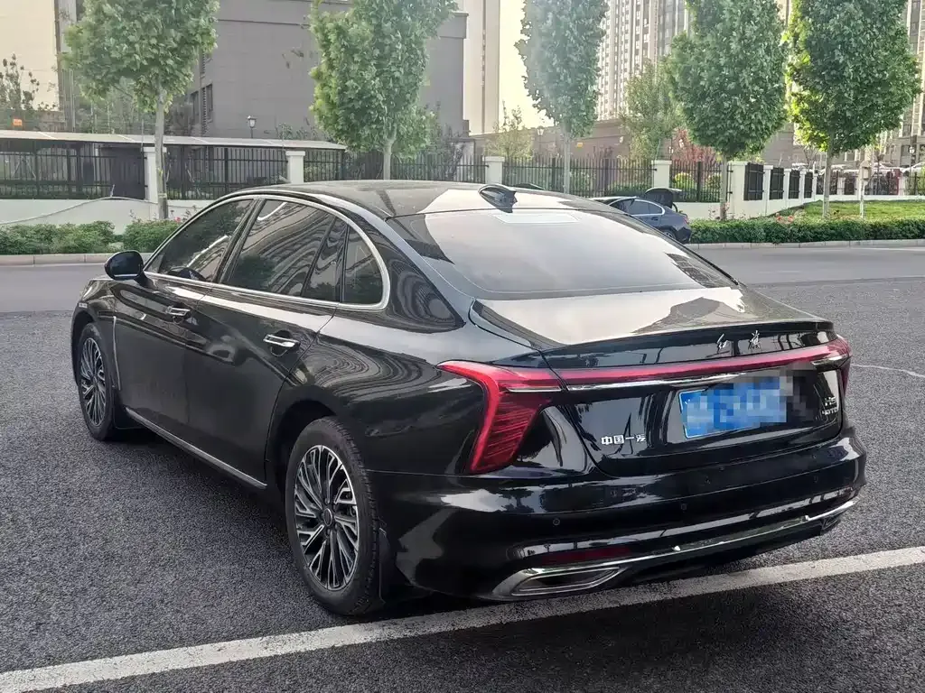 Hongqi H5 — фото 6