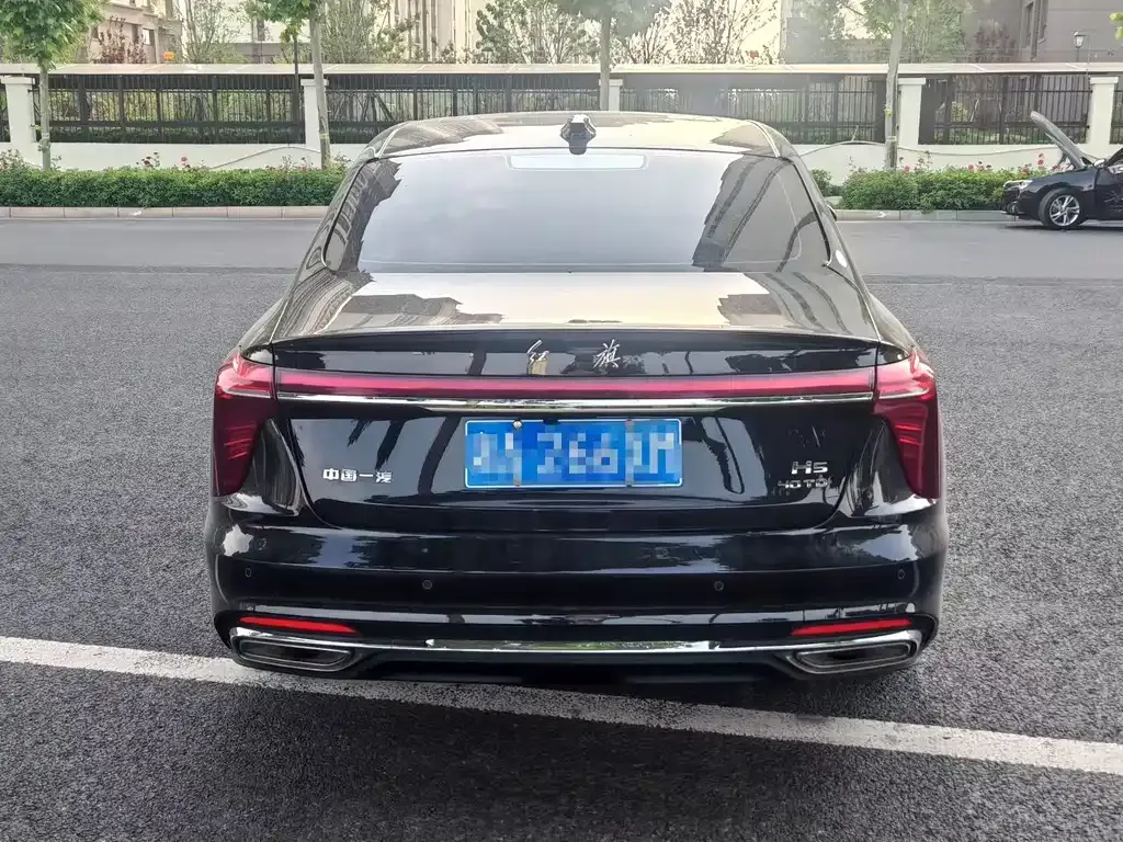 Hongqi H5 — фото 9