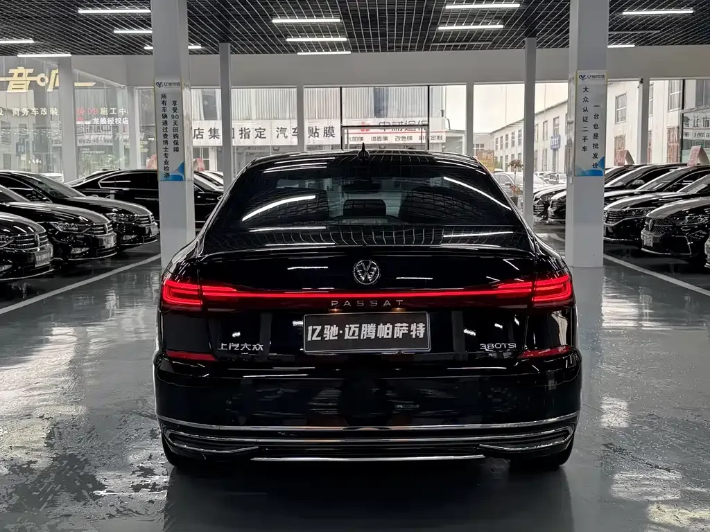 Volkswagen Passat — фото 8