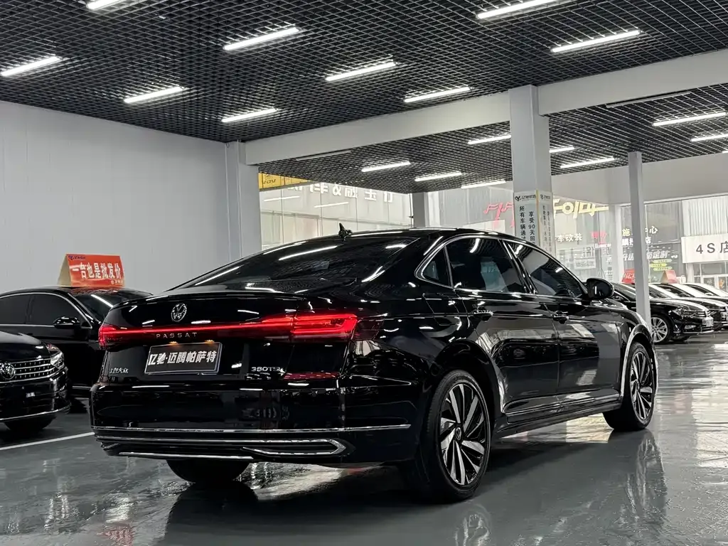 Volkswagen Passat — фото 7
