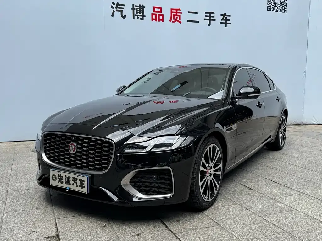 Jaguar XFL — фото 1