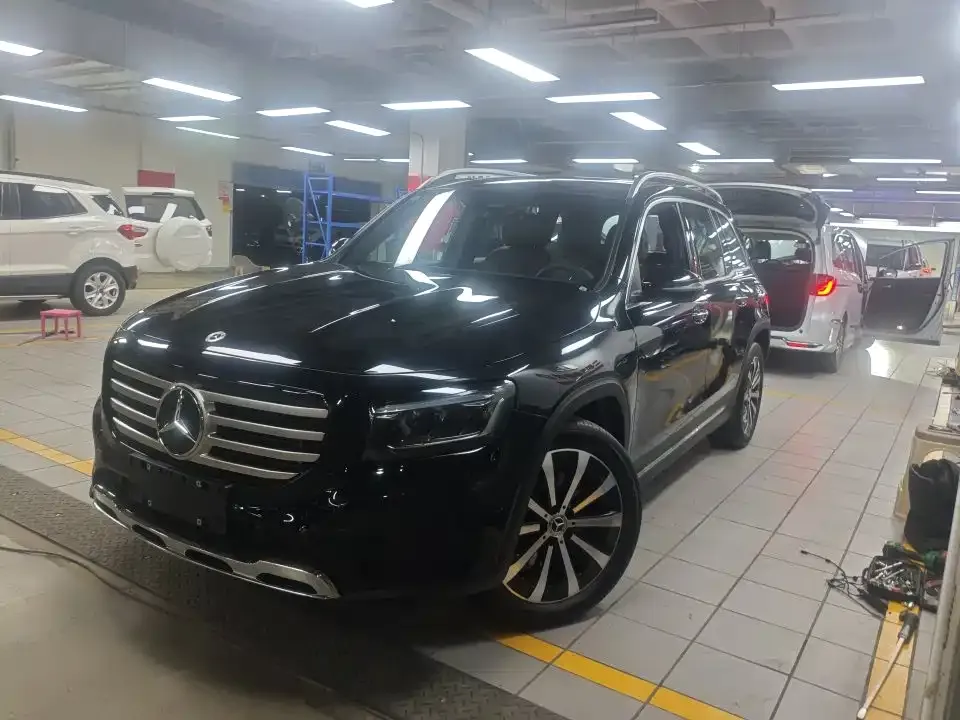 Mercedes-Benz GLB — фото 1