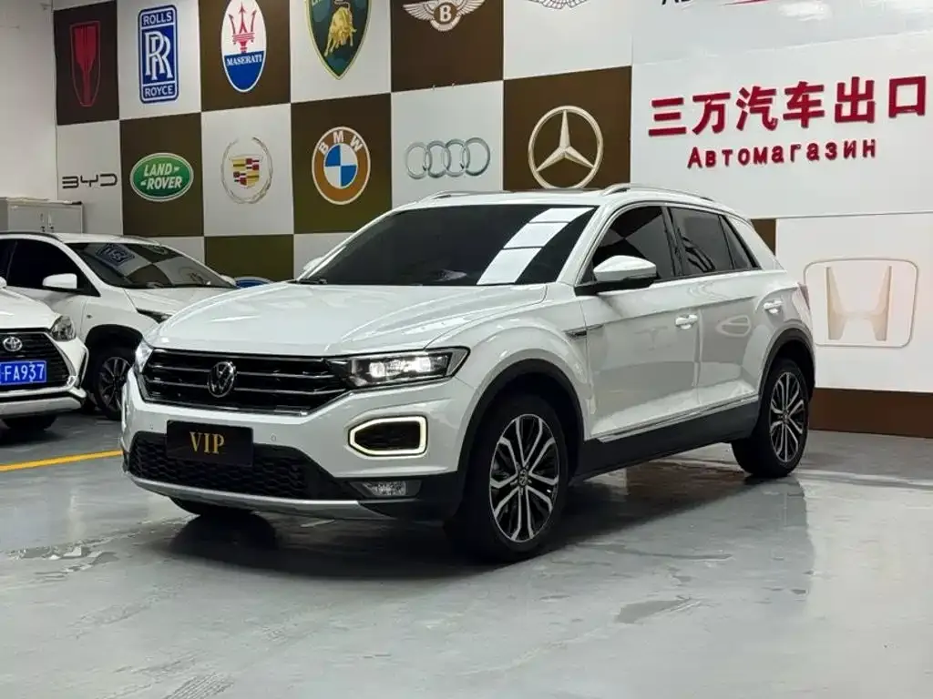 Volkswagen T-Roc — фото 1