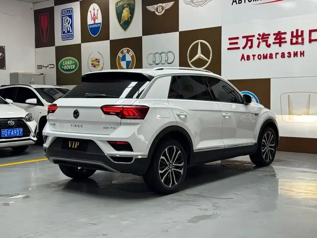 Volkswagen T-Roc — фото 7