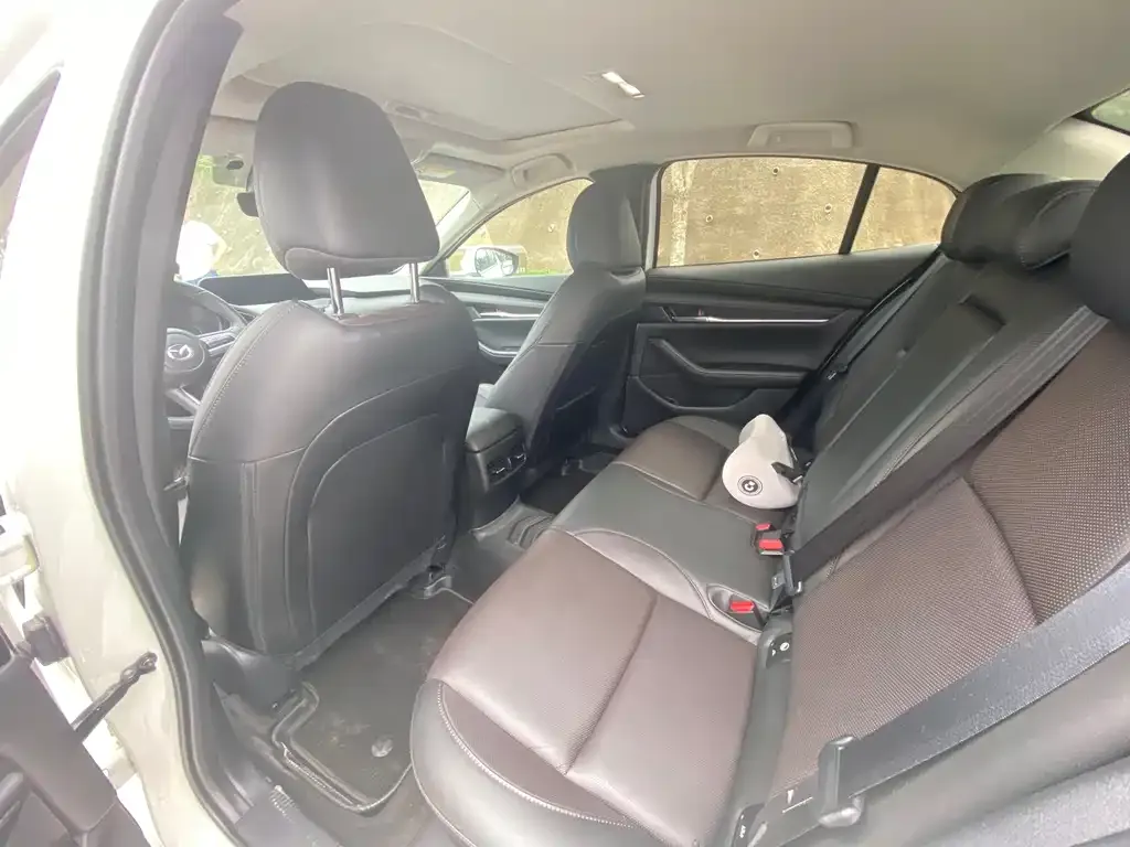 Mazda 3 Axela 2023 из CN, фото 3