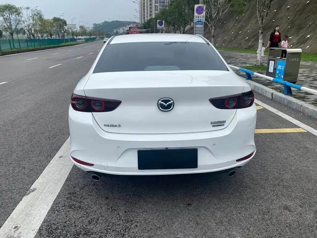Mazda 3 Axela 2023 из CN, фото 9