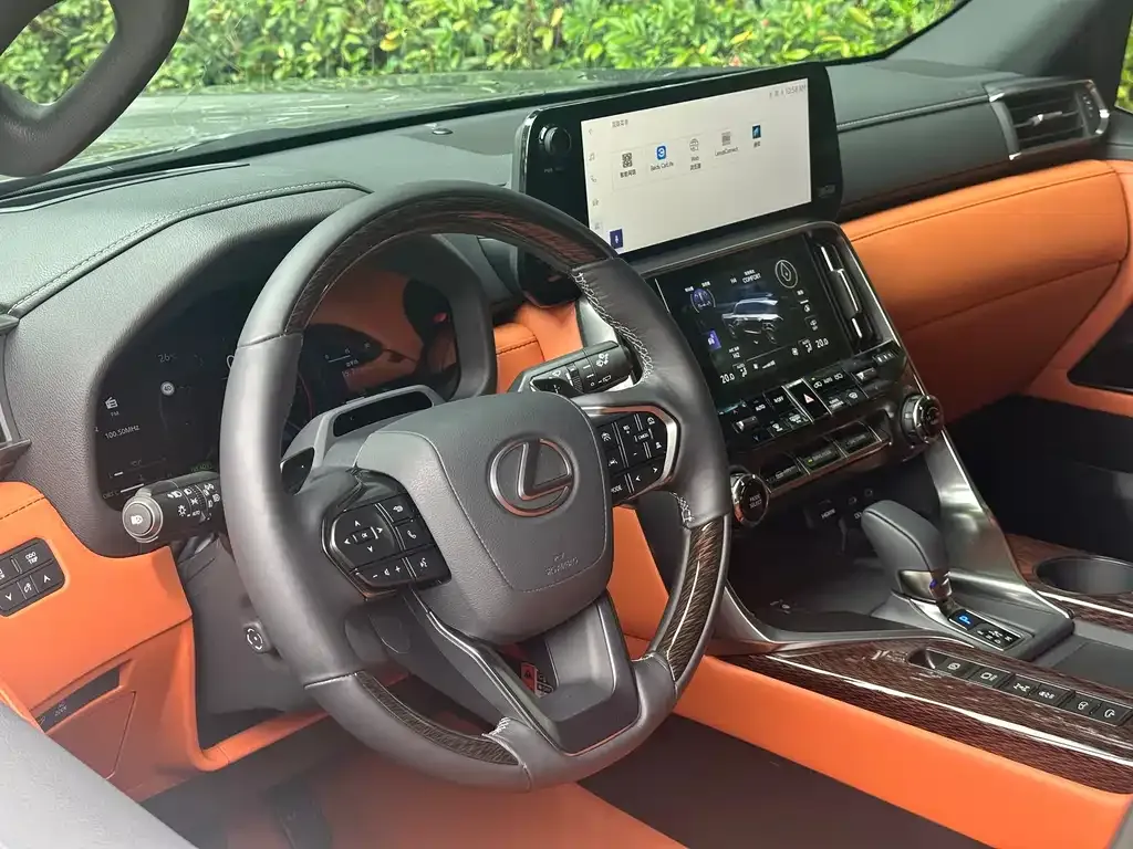 Lexus LX — фото 7