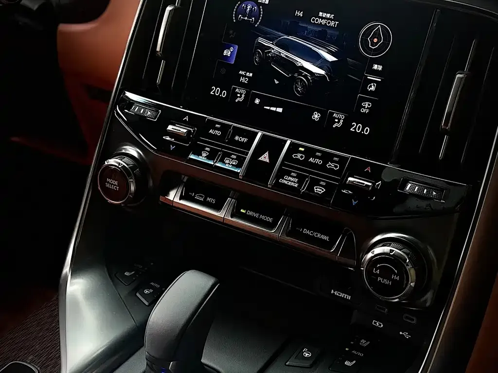 Lexus LX — фото 8